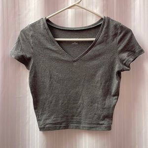 Gray cropped v-neck. Size XS.